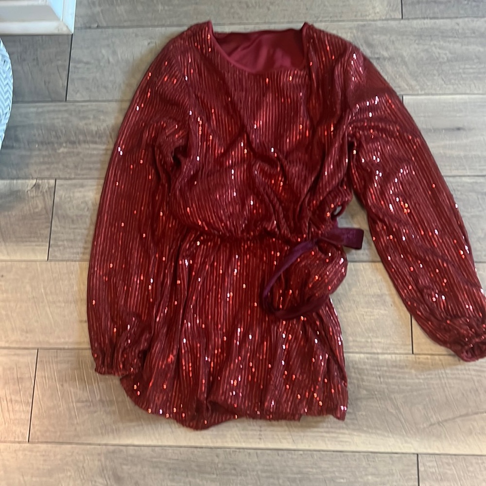 Maroon sequined dress with velvet belt